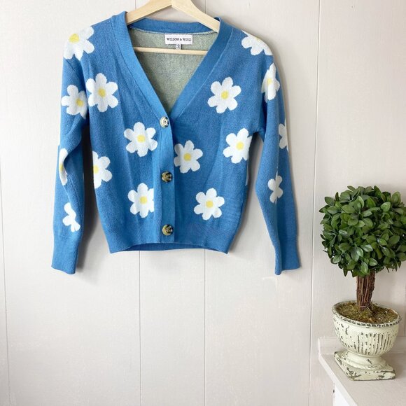 Willow & Wind Sweaters - Willow and Wind Blue Daisy Buttoned Cardigan Size Small
